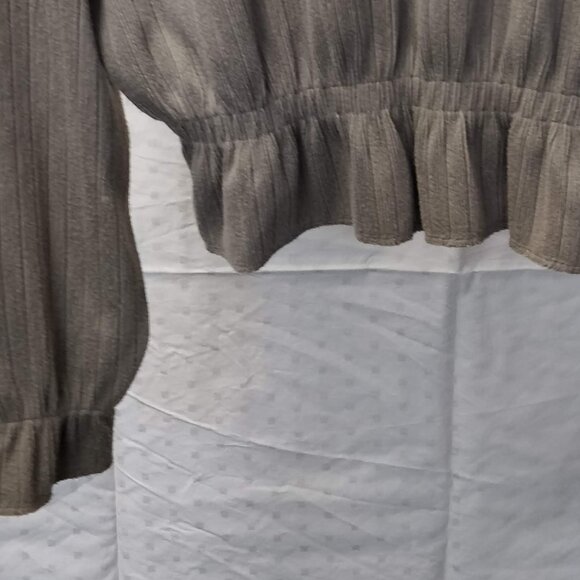 Ribbed Knit Cinch Top - Picture 2 of 2